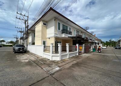107 Sqm., 2 Beds, 1 Bath Townhouse listed for ฿ 2,600,000.