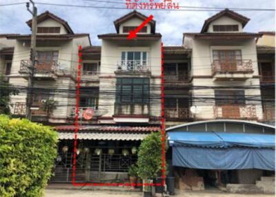 98 Sqm., 3 Beds, 2 Baths Townhouse listed for ฿ 2,755,000.