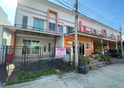 103 Sqm., 2 Beds, 1 Bath Townhouse listed for ฿ 2,755,000.