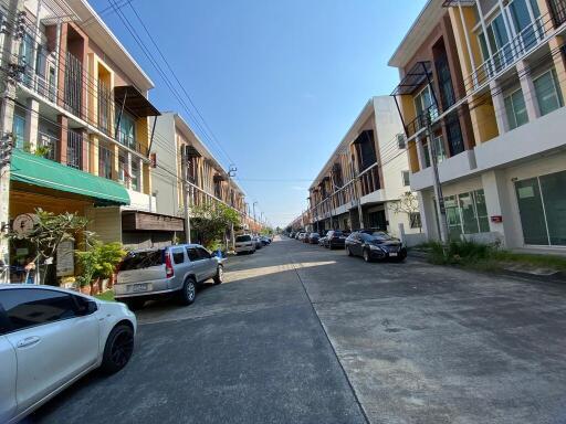 103 Sqm., 2 Beds, 1 Bath Townhouse listed for ฿ 2,755,000.