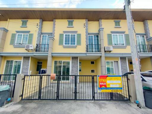 79 Sqm., 4 Beds, 2 Baths Townhouse listed for ฿ 2,755,000.