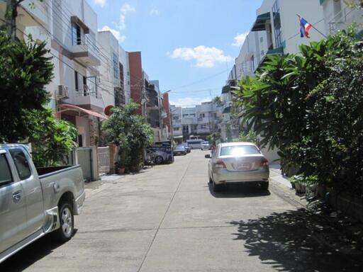 83 Sqm., 3 Beds, 2 Baths Townhouse listed for ฿ 3,045,000.