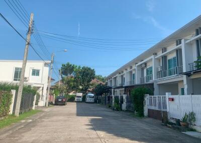168 Sqm., 2 Beds, 1 Bath Townhouse listed for ฿ 2,755,000.