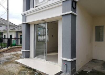 139 Sqm., 3 Beds, 2 Baths Townhouse listed for ฿ 2,940,000.