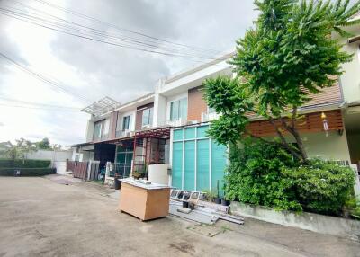89 Sqm., 2 Beds, 1 Bath Townhouse listed for ฿ 2,660,000.
