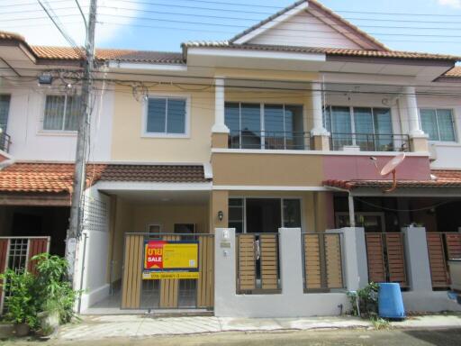 84 Sqm., 2 Beds, 1 Bath Townhouse listed for ฿ 2,565,000.