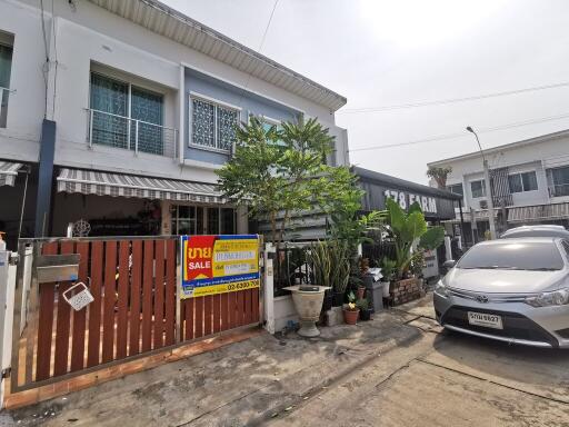 103 Sqm., 2 Beds, 1 Bath Townhouse listed for ฿ 2,940,000.