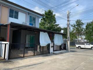 124 Sqm., 2 Beds, 1 Bath Townhouse listed for ฿ 2,940,000.