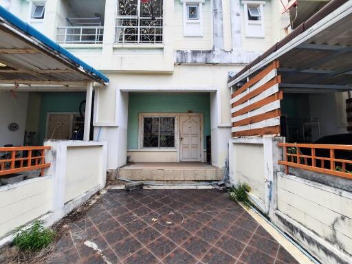 85 Sqm., 3 Beds, 2 Baths Townhouse listed for ฿ 2,940,000.