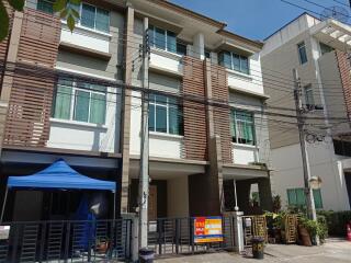 64 Sqm., 3 Beds, 2 Baths Townhouse listed for ฿ 2,350,000.