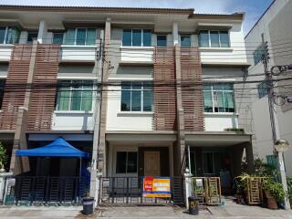 64 Sqm., 3 Beds, 2 Baths Townhouse listed for ฿ 2,350,000.