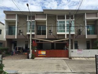 87 Sqm., 2 Beds, 1 Bath Townhouse listed for ฿ 2,888,000.