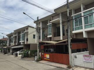 87 Sqm., 2 Beds, 1 Bath Townhouse listed for ฿ 2,888,000.