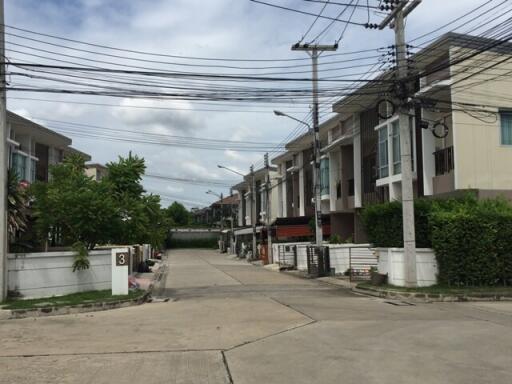 87 Sqm., 2 Beds, 1 Bath Townhouse listed for ฿ 2,888,000.