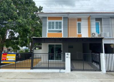 127 Sqm., 3 Beds, 2 Baths Townhouse listed for ฿ 2,613,000.