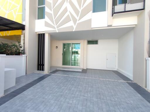 85 Sqm., 2 Beds, 1 Bath Townhouse listed for ฿ 2,888,000.