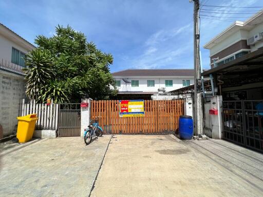 209 Sqm., 2 Beds, 1 Bath Townhouse listed for ฿ 2,500,000.