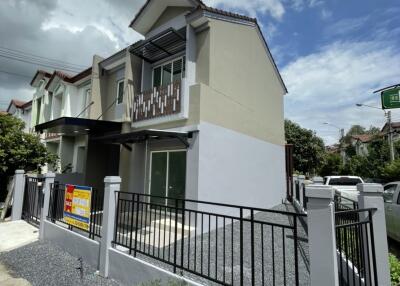 92 Sqm., 3 Beds, 2 Baths Townhouse listed for ฿ 2,569,000.