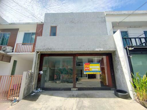 71 Sqm., 2 Beds, 1 Bath Townhouse listed for ฿ 2,565,000.