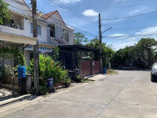 115 Sqm., 2 Beds, 1 Bath Townhouse listed for ฿ 2,565,000.