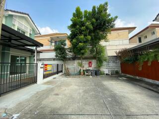101 Sqm., 2 Beds, 2 Baths Townhouse listed for ฿ 2,565,000.