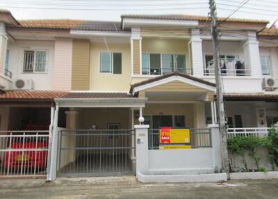 84 Sqm., 3 Beds, 1 Bath Townhouse listed for ฿ 2,835,000.