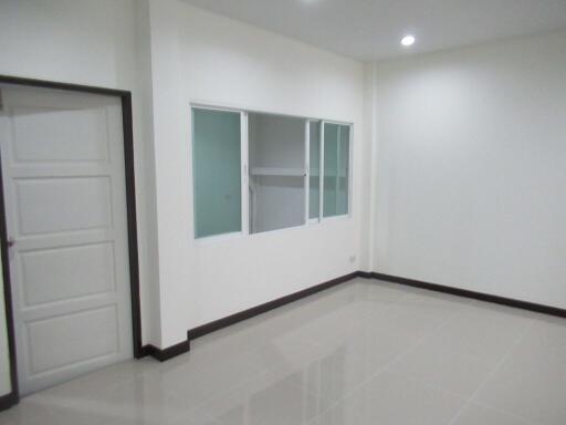 84 Sqm., 3 Beds, 1 Bath Townhouse listed for ฿ 2,835,000.