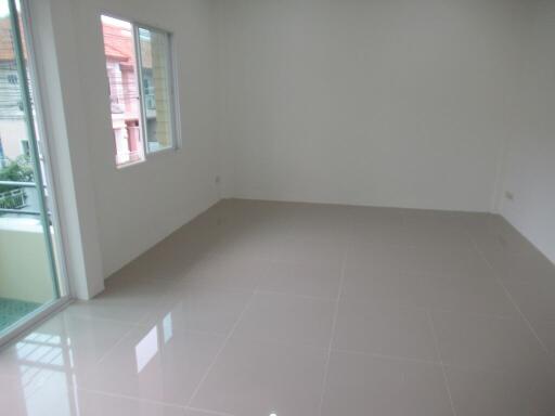 84 Sqm., 3 Beds, 1 Bath Townhouse listed for ฿ 2,835,000.