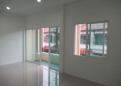 84 Sqm., 3 Beds, 1 Bath Townhouse listed for ฿ 2,835,000.