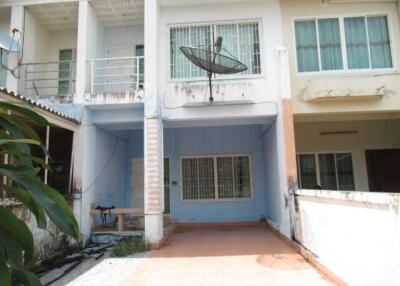 135 Sqm., 2 Beds, 1 Bath Townhouse listed for ฿ 2,835,000.