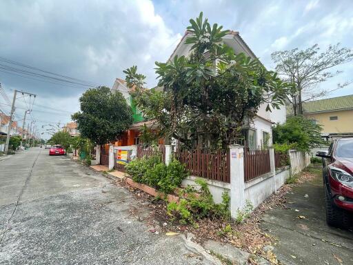 157 Sqm., 2 Beds, 1 Bath Townhouse listed for ฿ 2,518,000.