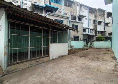 180 Sqm., 2 Beds, 2 Baths Townhouse listed for ฿ 2,783,000.
