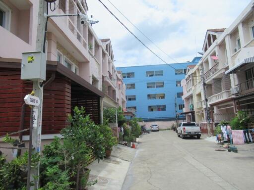 80 Sqm., 3 Beds, 3 Baths Townhouse listed for ฿ 2,518,000.