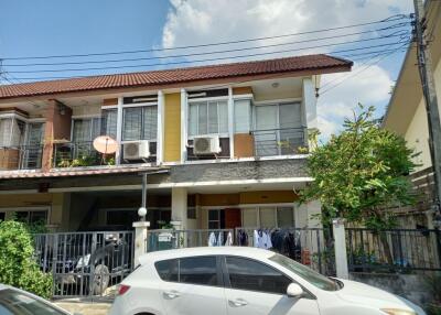 108 Sqm., 2 Beds, 2 Baths Townhouse listed for ฿ 2,783,000.