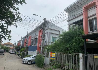 96 Sqm., 2 Beds, 1 Bath Townhouse listed for ฿ 2,470,000.