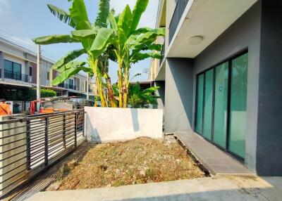 73 Sqm., 3 Beds, 2 Baths Townhouse listed for ฿ 2,470,000.