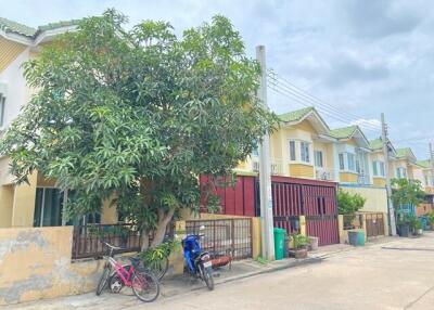 162 Sqm., 2 Beds, 1 Bath Townhouse listed for ฿ 2,470,000.