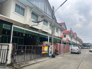 81 Sqm., 2 Beds, 1 Bath Townhouse listed for ฿ 2,730,000.