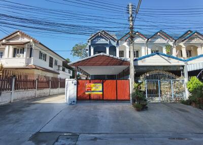 120 Sqm., 2 Beds, 2 Baths Townhouse listed for ฿ 2,725,000.