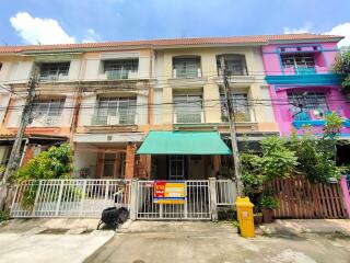 68 Sqm., 3 Beds, 2 Baths Townhouse listed for ฿ 2,150,000.