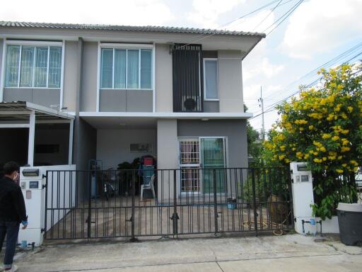 101 Sqm., 3 Beds, 2 Baths Townhouse listed for ฿ 2,375,000.
