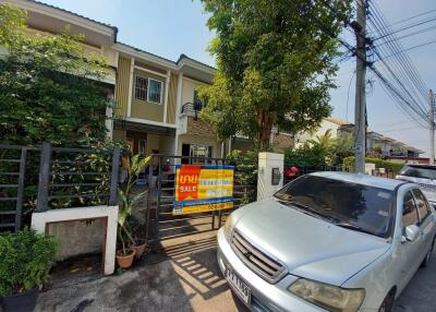 96 Sqm., 2 Beds, 1 Bath Townhouse listed for ฿ 2,375,000.