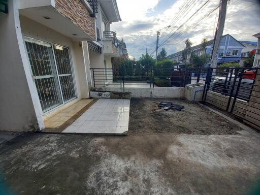 96 Sqm., 2 Beds, 1 Bath Townhouse listed for ฿ 2,375,000.