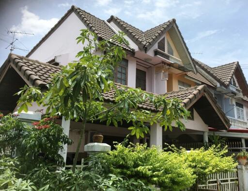 144 Sqm., 2 Beds, 1 Bath Townhouse listed for ฿ 2,375,000.