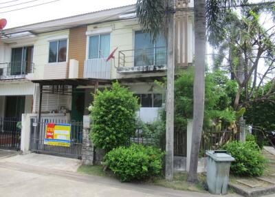 111 Sqm., 3 Beds, 2 Baths Townhouse listed for ฿ 2,375,000.