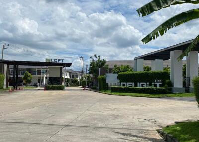 104 Sqm., 2 Beds, 1 Bath Townhouse listed for ฿ 2,375,000.