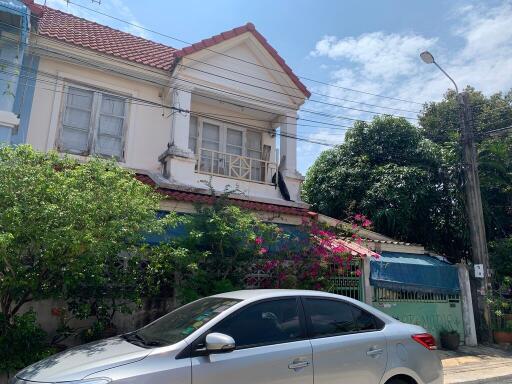 233 Sqm., 2 Beds, 1 Bath Townhouse listed for ฿ 2,375,000.