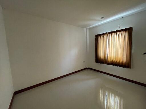 81 Sqm., 2 Beds, 1 Bath Townhouse listed for ฿ 2,375,000.