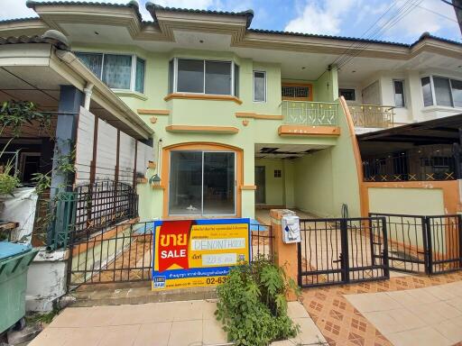 82 Sqm., 3 Beds, 2 Baths Townhouse listed for ฿ 2,375,000.