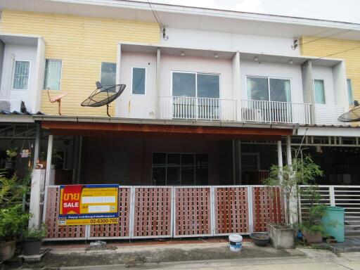 84 Sqm., 2 Beds, 1 Bath Townhouse listed for ฿ 2,625,000.